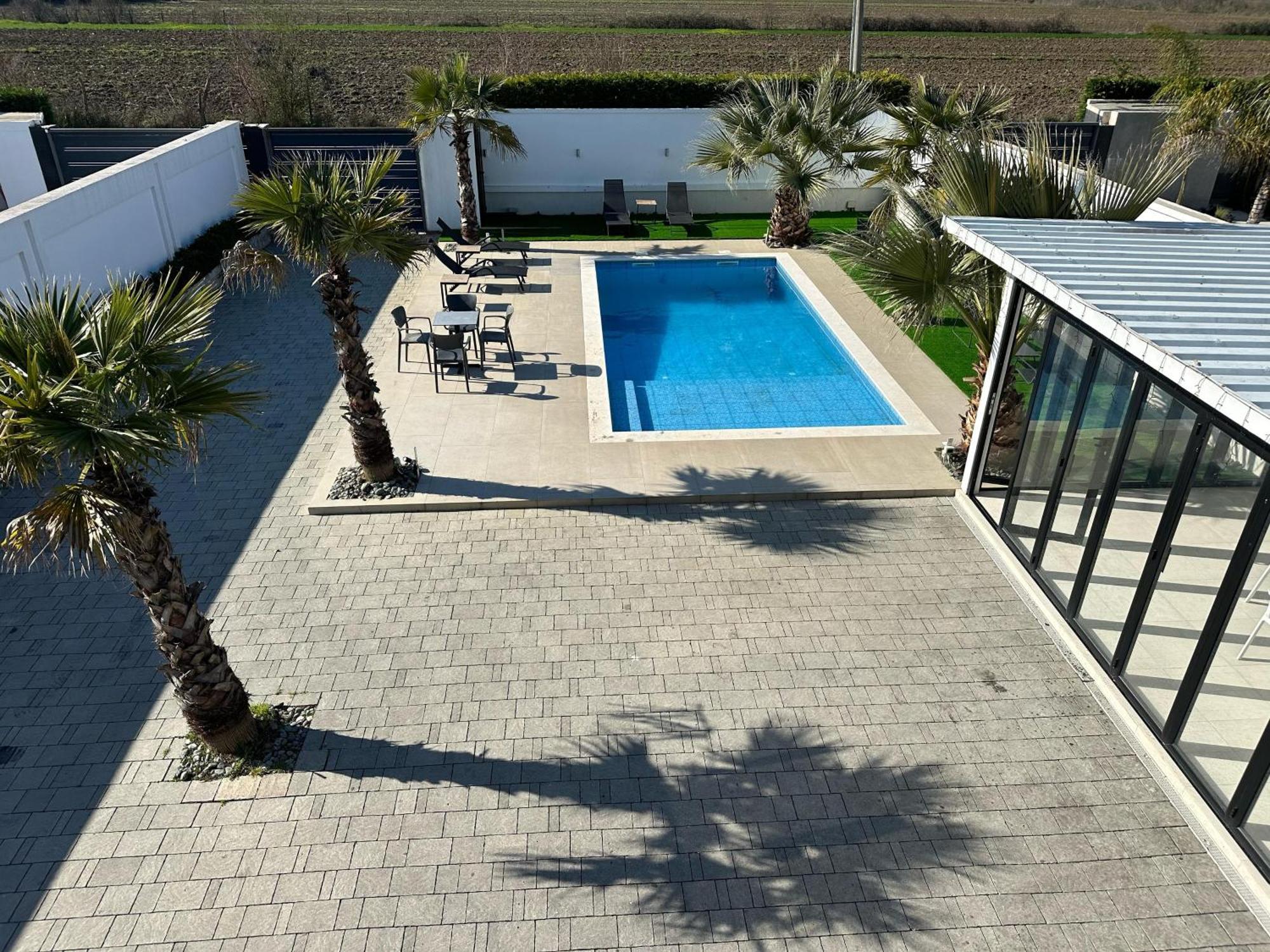 Isea Wood Villa Rrushkull  ภายนอก รูปภาพ